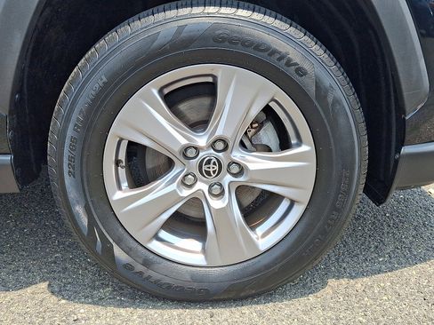 Certified 2022 Toyota RAV4 XLE w/ Convenience Package image 8