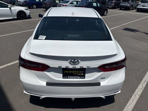 Certified 2022 Toyota Camry SE FWD image 11