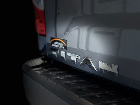 Used 2019 Nissan Titan PRO-4X AWD/4WD image 30