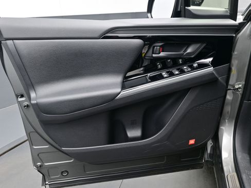 Used 2024 Toyota bZ4X Limited image 10