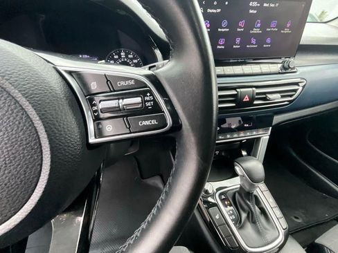 Used 2023 Kia Seltos S w/ Navigation Package image 13