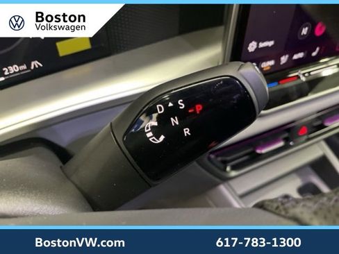 New 2026 Volkswagen Tiguan SE R-Line image 18