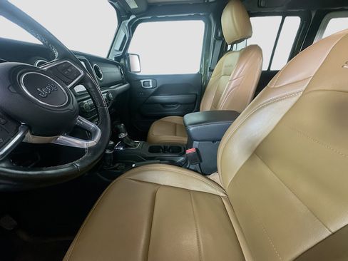 Used 2023 Jeep Wrangler Unlimited Sahara AWD/4WD image 13