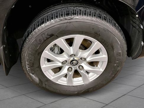 Certified 2017 Toyota Land Cruiser image 10