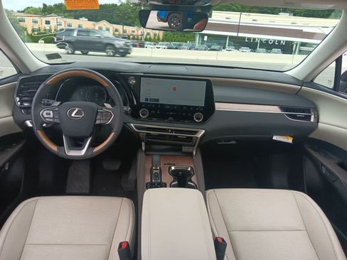 Used 2024 Lexus RX 350 Premium w/ Accessory Package (Z1) AWD/4WD image 21