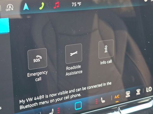 Certified 2025 Volkswagen Tiguan SE R-Line AWD/4WD image 5