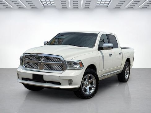Used 2017 RAM 1500 Limited RWD image 3