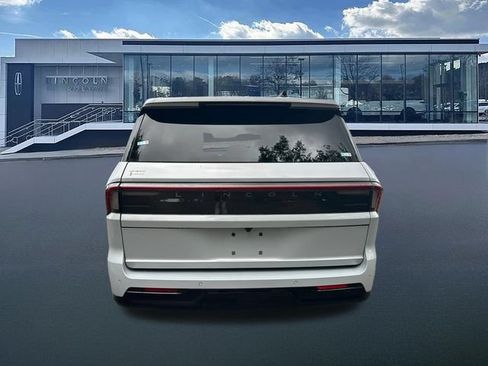 New 2026 Lincoln Navigator Reserve AWD/4WD image 7