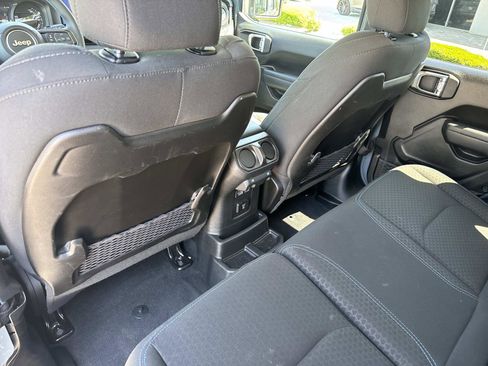 Used 2025 Jeep Wrangler Unlimited Rubicon 4xe w/ Safety Group AWD/4WD image 12