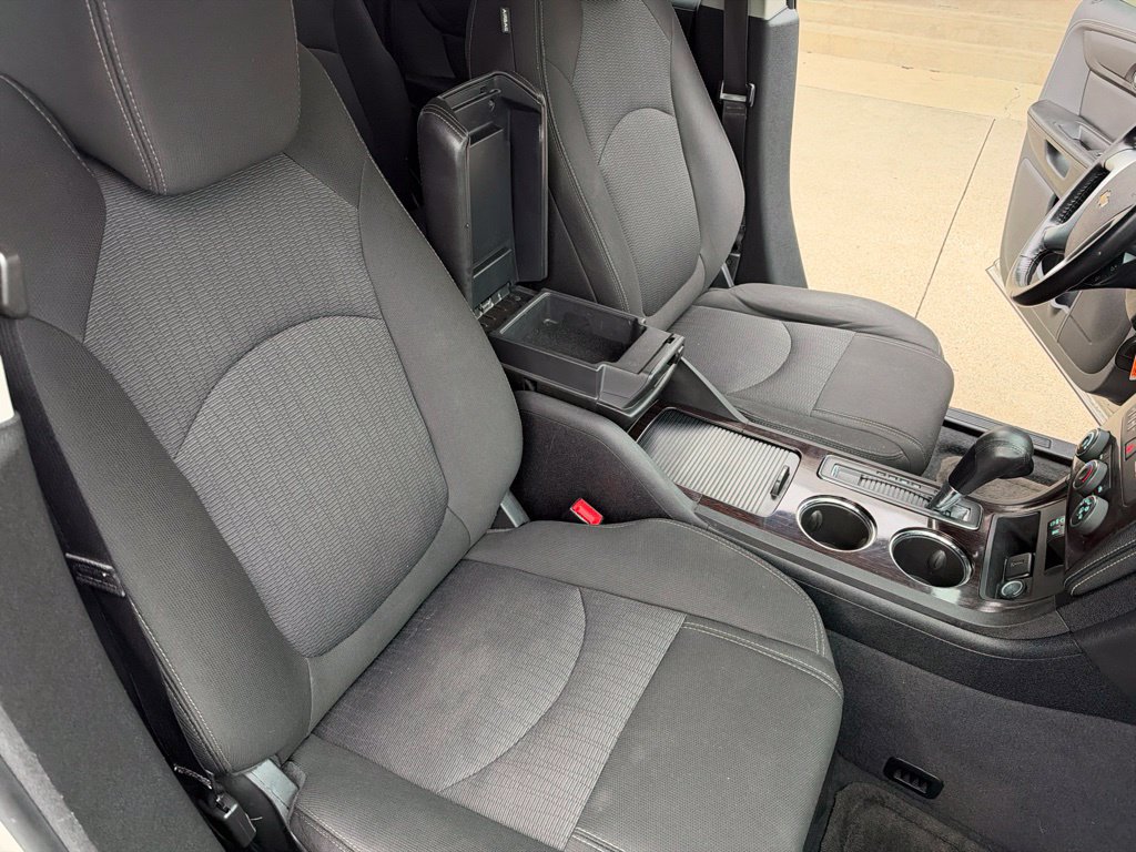 Used 2017 Chevrolet Traverse LT FWD image 15