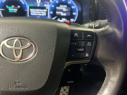 Used 2025 Toyota Camry XSE FWD image 19