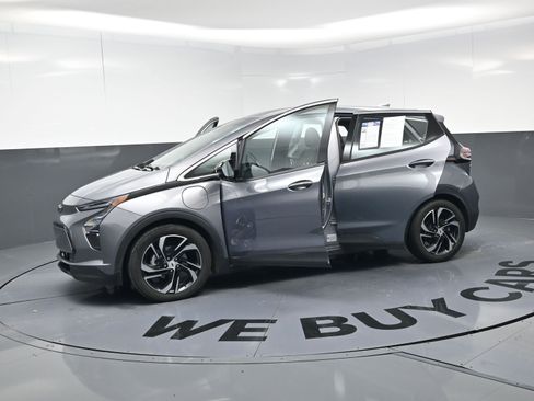 Used 2023 Chevrolet Bolt LT w/ Infotainment Package image 20