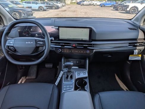 New 2026 Kia Sportage SX FWD image 17