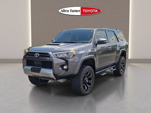 Used 2023 Toyota 4Runner TRD Off-Road Premium w/ Moonroof Package AWD/4WD image 4