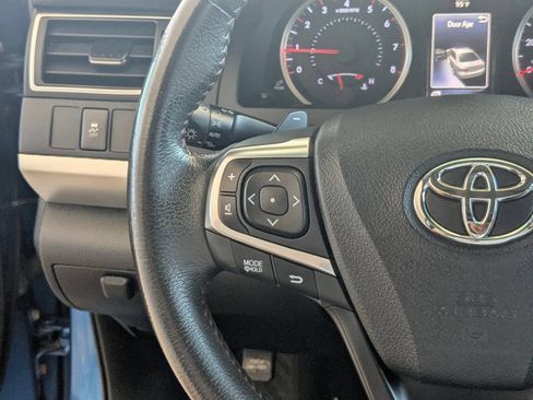 Used 2017 Toyota Camry SE w/ Moonroof Package FWD image 16