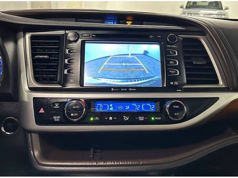 Used 2018 Toyota Highlander Limited image 33