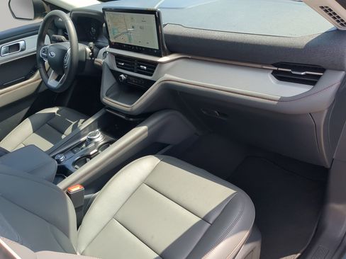 New 2025 Ford Explorer Active w/ Active Comfort Package image 45