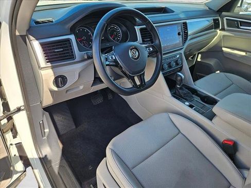 Used 2019 Volkswagen Atlas SE w/ Panoramic Sunroof Package image 10