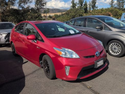 Used 2014 Toyota Prius Two FWD image 1