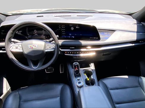 Used 2024 Cadillac XT4 Sport w/ Cold Weather Package FWD image 16