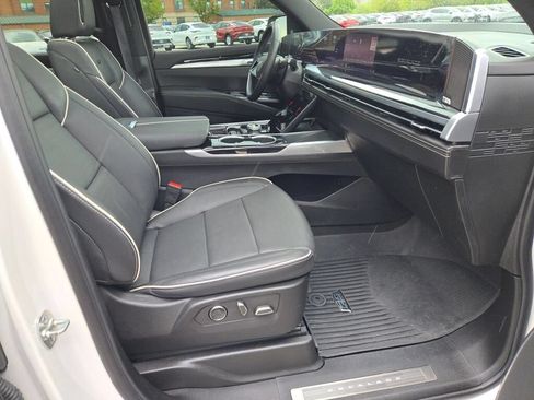 Used 2025 Cadillac Escalade Sport w/ Touring Package AWD/4WD image 6