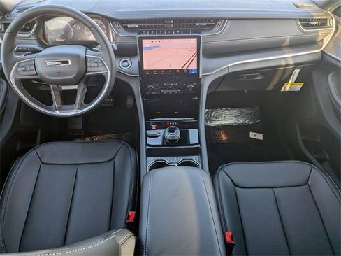 New 2025 Jeep Grand Cherokee Limited w/ Luxury Tech Group II image 29