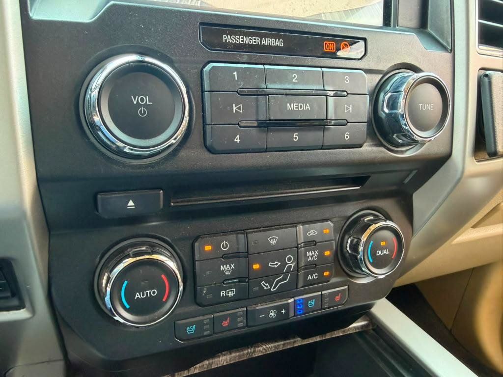 Used 2018 Ford F250 Lariat w/ Lariat Ultimate Package AWD/4WD image 18
