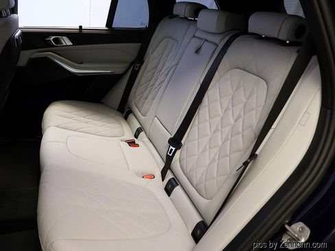 Used 2026 BMW X5 xDrive40i w/ Climate Comfort Package image 12