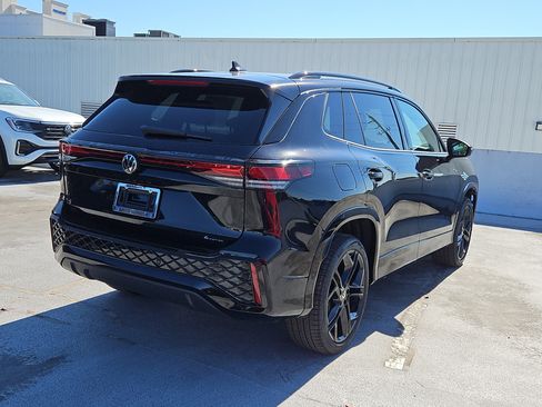 New 2026 Volkswagen Tiguan SE R-Line image 4