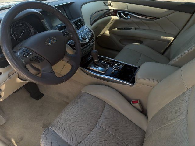 Used 2011 INFINITI M37 w/ Premium Pkg RWD image 11