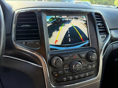 Used 2018 Jeep Grand Cherokee Limited AWD/4WD image 17