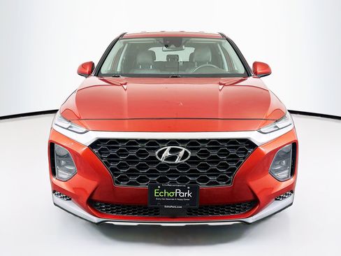 Used 2020 Hyundai Santa Fe SE image 2