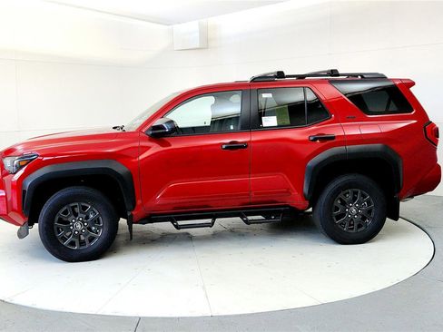 New 2026 Toyota 4Runner SR5 AWD/4WD image 3