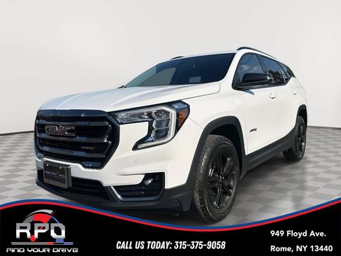 Used 2024 GMC Terrain AT4 w/ GMC Pro Grade Package AWD/4WD image 1