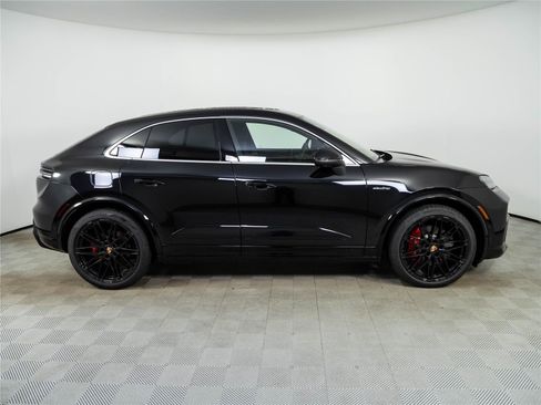 New 2026 Porsche Macan 4S Electric AWD/4WD image 28