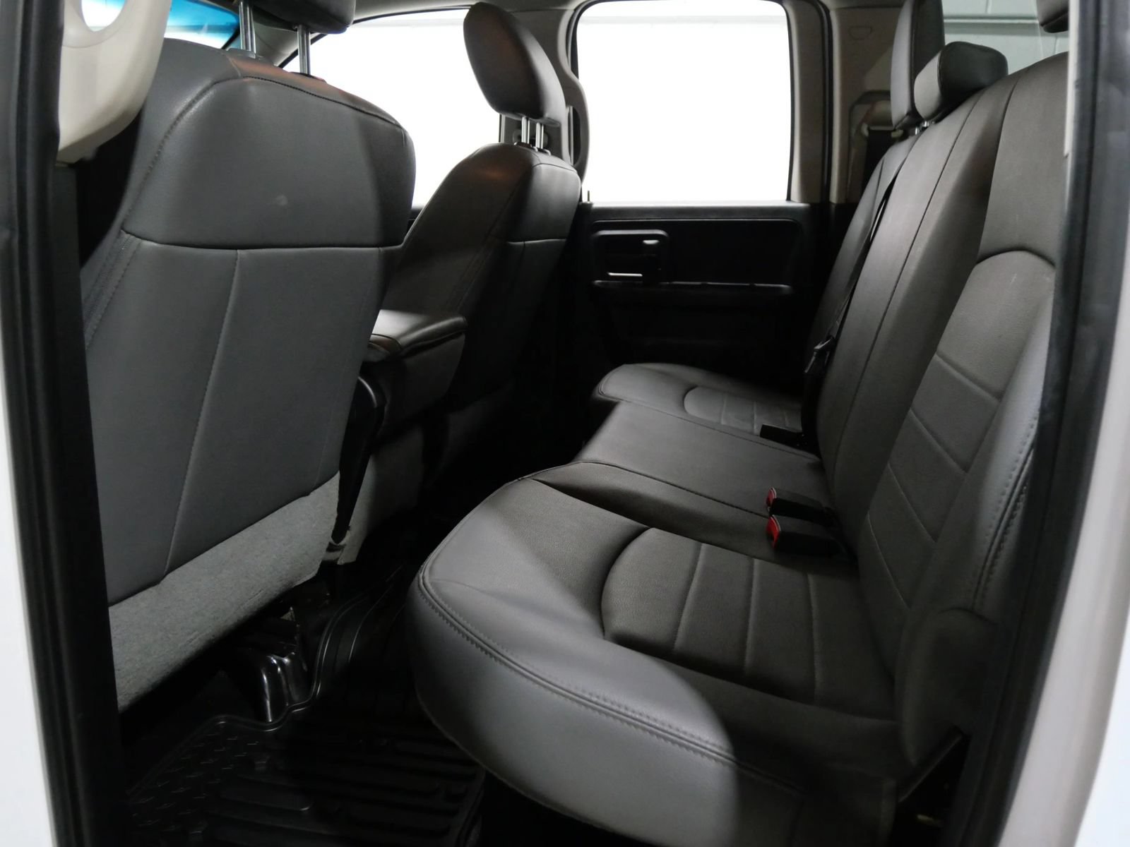Used 2018 RAM 1500 Tradesman w/ Chrome Appearance Group AWD/4WD image 13