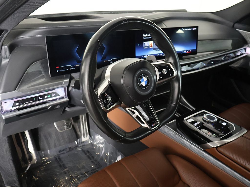 Used 2023 BMW 760i xDrive AWD/4WD image 31