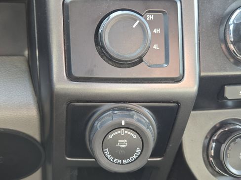 Used 2017 Ford F150 XLT w/ Trailer Tow Package image 28