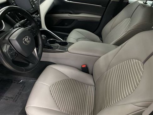 Used 2022 Toyota Camry SE FWD image 10