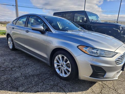 Used 2020 Ford Fusion SE image 8
