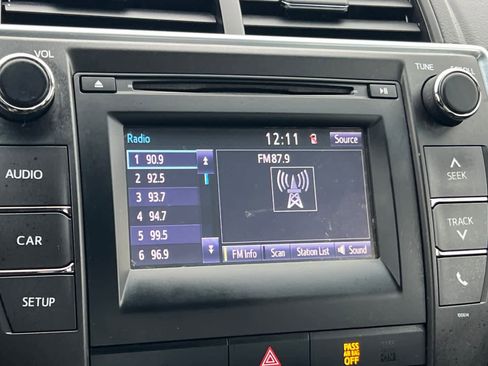 Certified 2016 Toyota Camry SE image 18