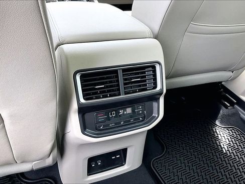 New 2026 Volkswagen Atlas SEL Premium R-Line AWD/4WD image 18