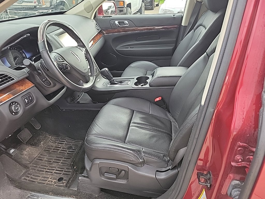 Used 2015 Lincoln MKT AWD w/ Equipment Group 201A image 9