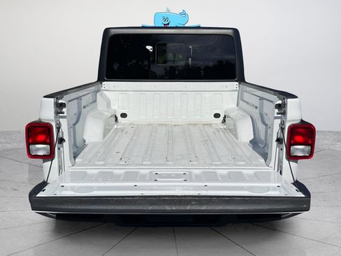 Used 2023 Jeep Gladiator Overland image 5