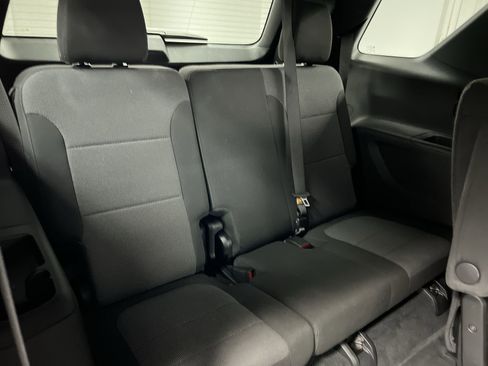 Certified 2023 Chevrolet Traverse LT image 60