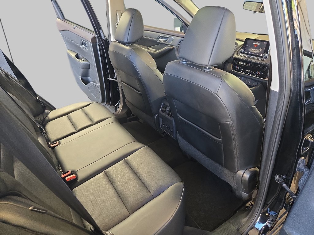 Used 2021 Nissan Rogue SV AWD/4WD image 13