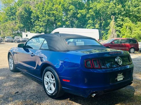 Used 2013 Ford Mustang Convertible RWD image 4