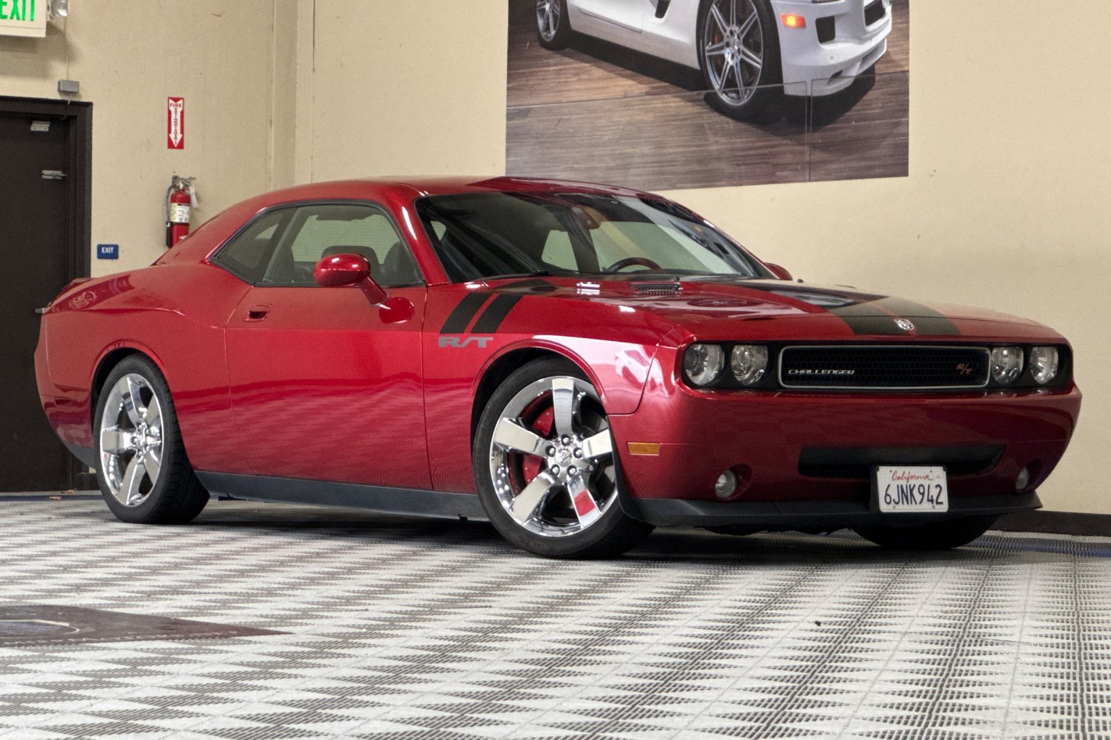 Used 2009 Dodge Challenger R/T RWD image 2
