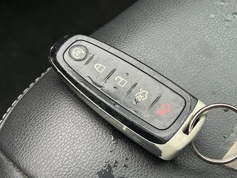 Used 2019 Ford Escape SEL image 23