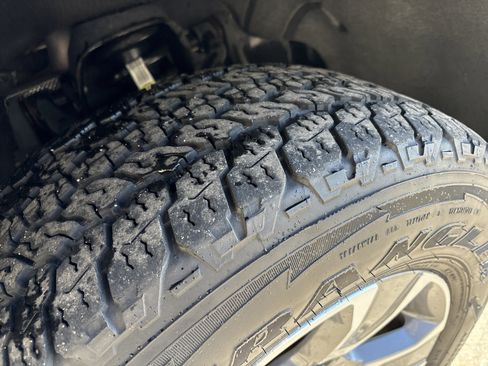 Used 2015 Chevrolet Colorado Z71 image 12